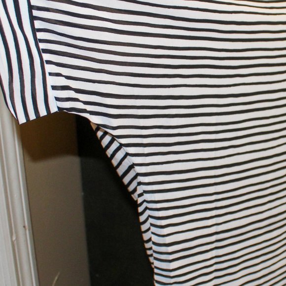 Women Blouse - Picture 3 of 8